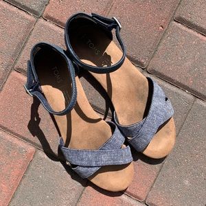 Tom’s Correa chambray and leather sandal
